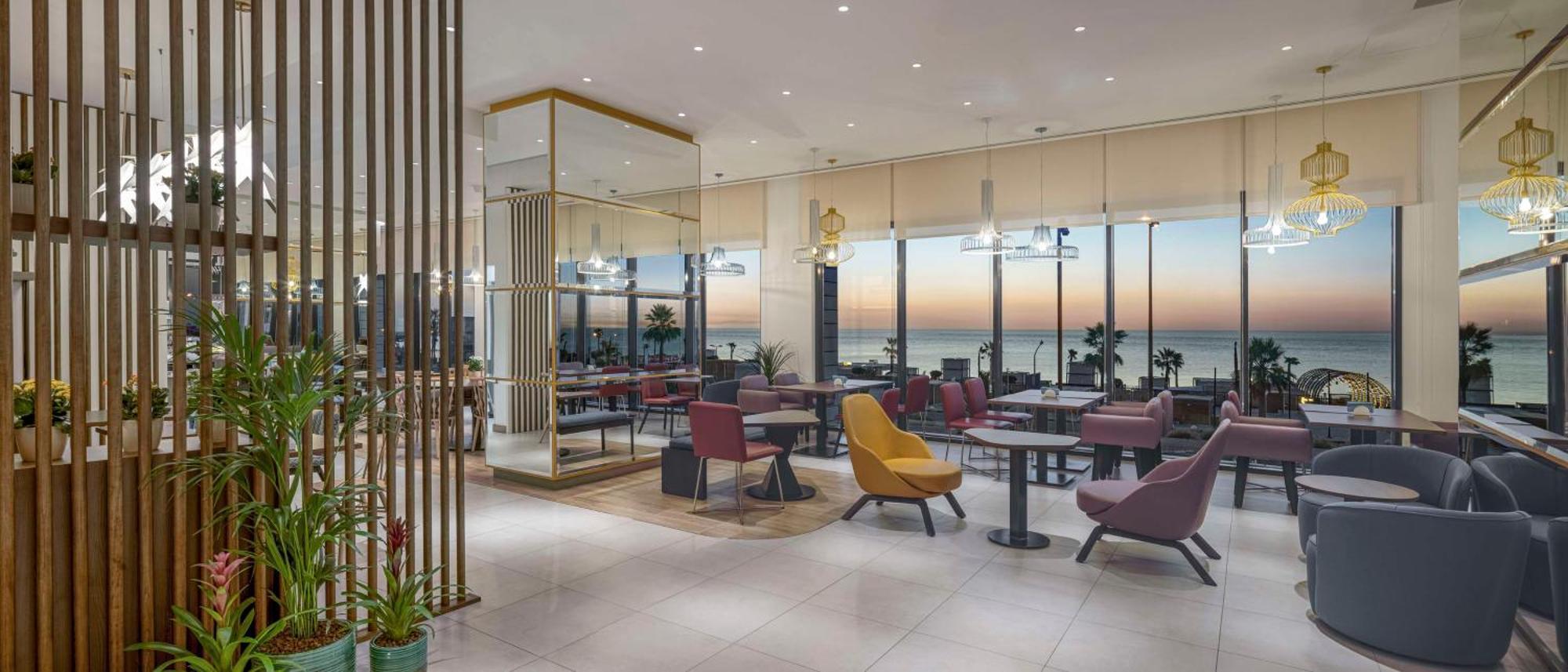 Hampton By Hilton Kuwait Salmiya Hotel Kuwait City Exterior photo