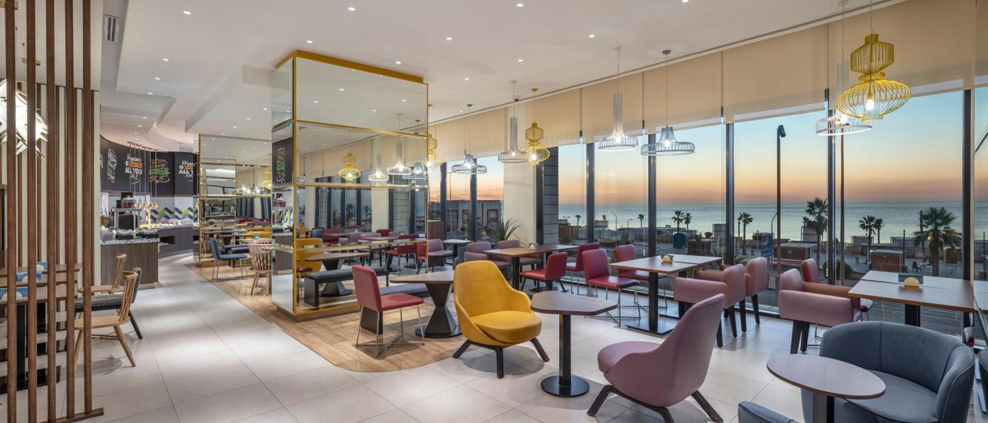 Hampton By Hilton Kuwait Salmiya Hotel Kuwait City Exterior photo